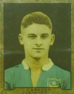 1932 Footballers (Metal). Click to see all the cards in this set.